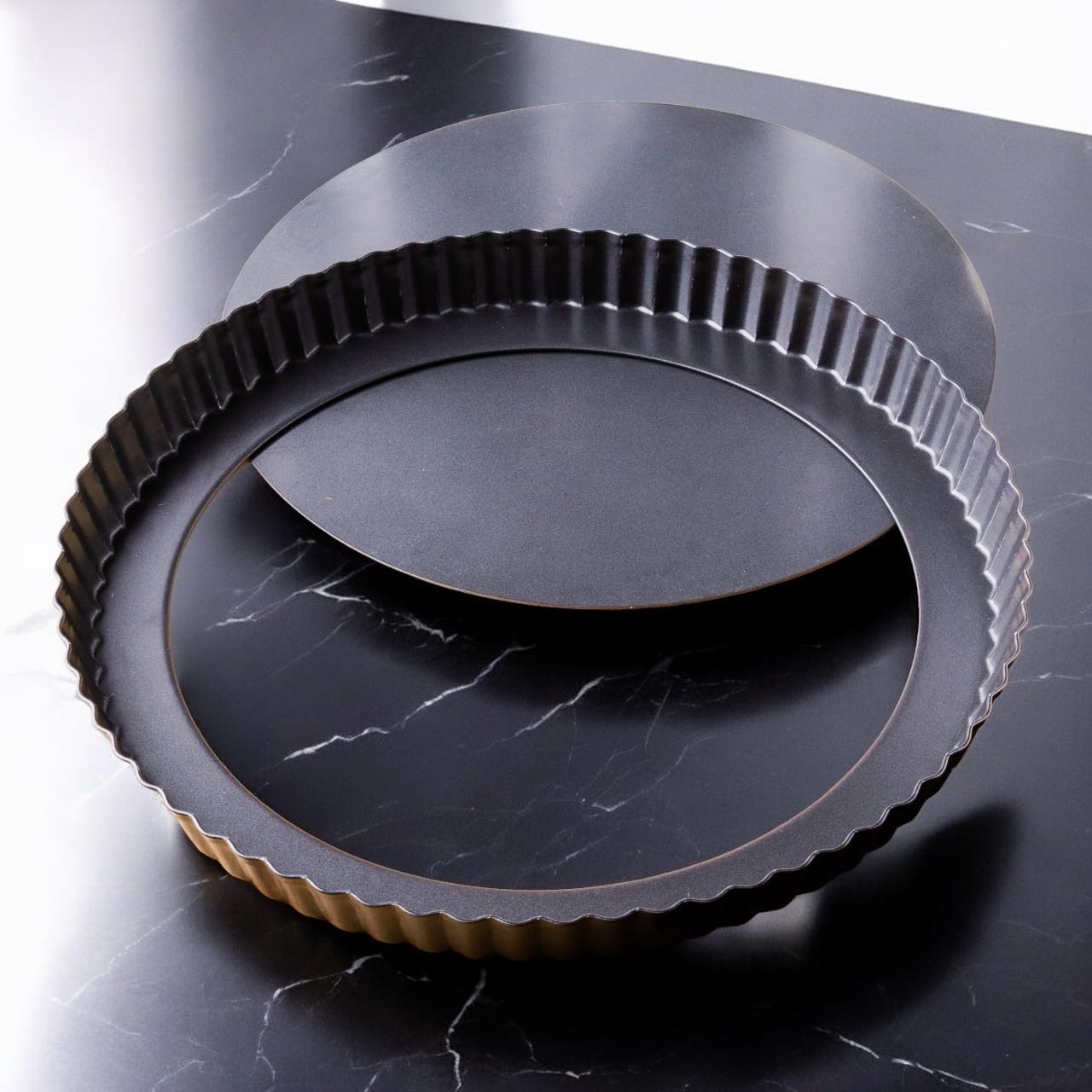 Tart Pan 9 Inch Removable Bottom- Carbon Steel Quiche Pan, Rust & Temperature Resistant Quiche Baking dish 550-600 °F- Non-Stick, Sturdy & Dishwasher Safe- Perfect for Baking Tarts