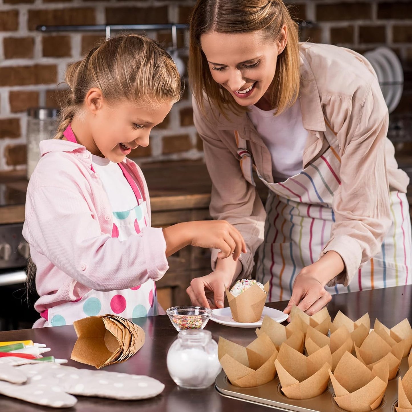 Natural Tulip Cupcake Liners for Baking 200 Cups, Unbleached Parchment paper Muffin Liners, Upgraded Standard Cupcake Wrappers, Greaseproof Cup Cake Liner, Easy to Use in Party, Birthday, Christmas