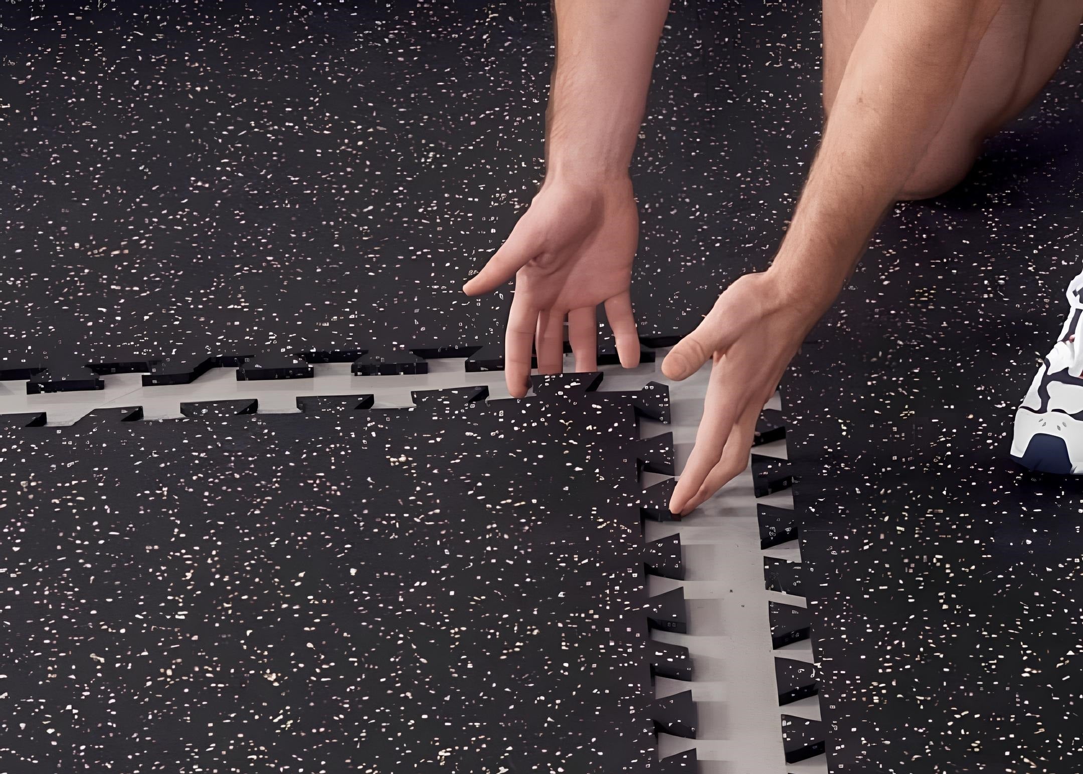 8 Best Home Gym Floorings (Reviews)