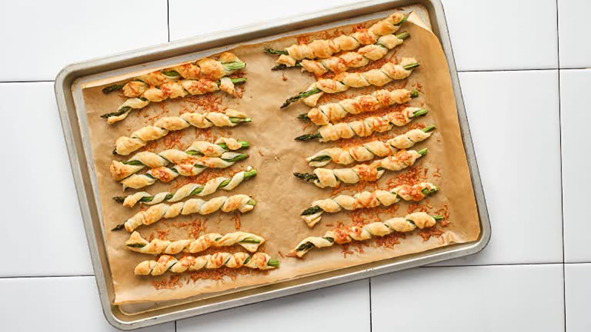 Asparagus with puff pastry