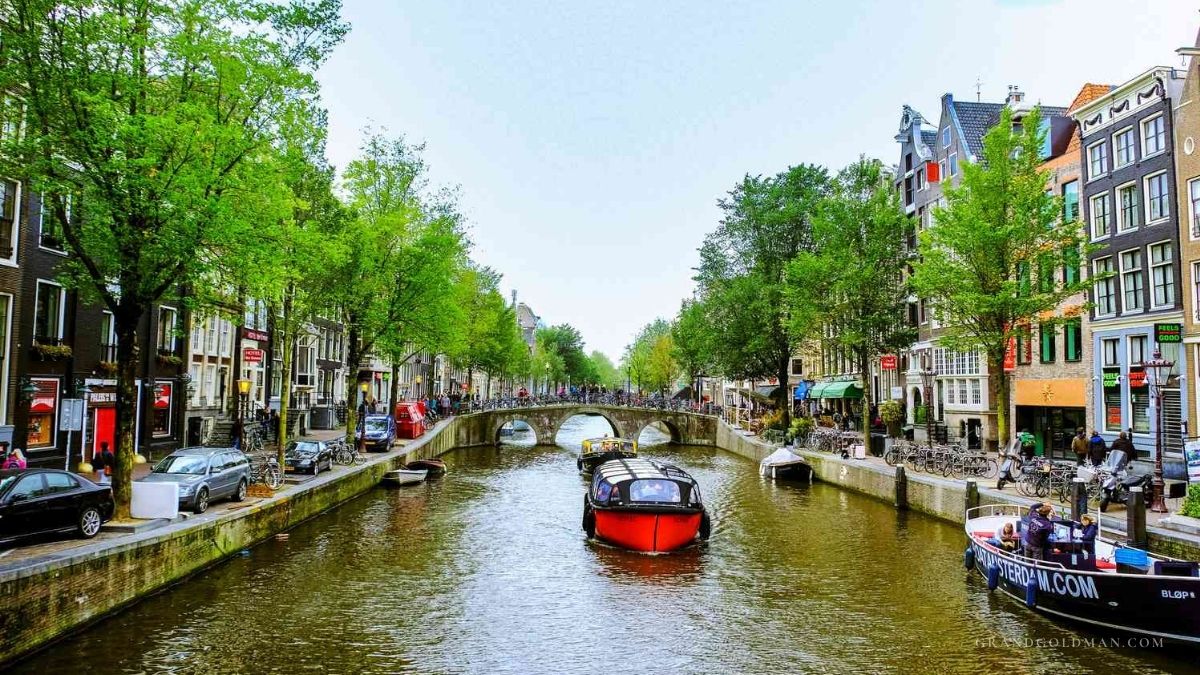 Best Free Tours of Amsterdam in Spanish - Grand Goldman