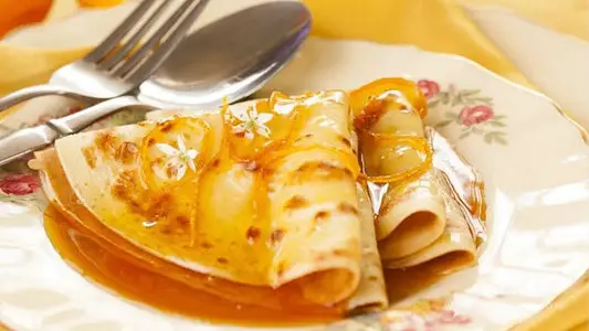 How to Make Crêpes with Suzette Sauce, Step-by-step Easy Recipe