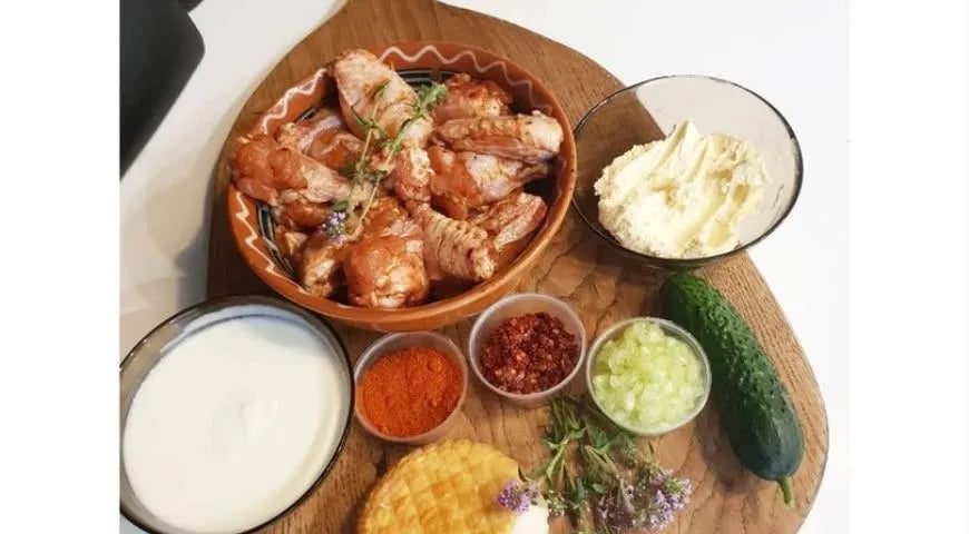 Glazed Chicken Wings with Tzatziki Sauce - Walfosbrand.com