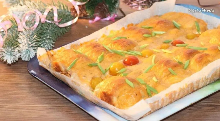 Savory Croissants in Cheese Sauce (Zakusochnye Rogaliki v Syrnoi Zalivke) - Walfosbrand.com