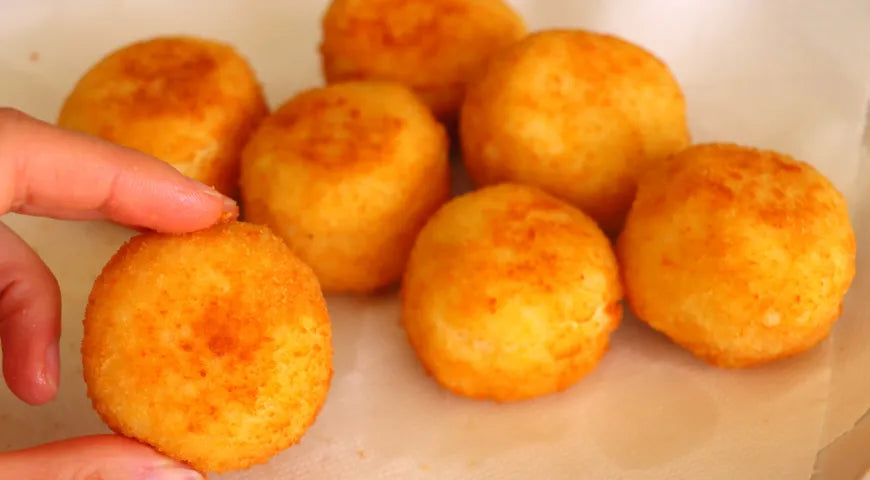 Arancini Con Formaggio: Golden Italian Rice Balls with Molten Cheese - Walfosbrand.com