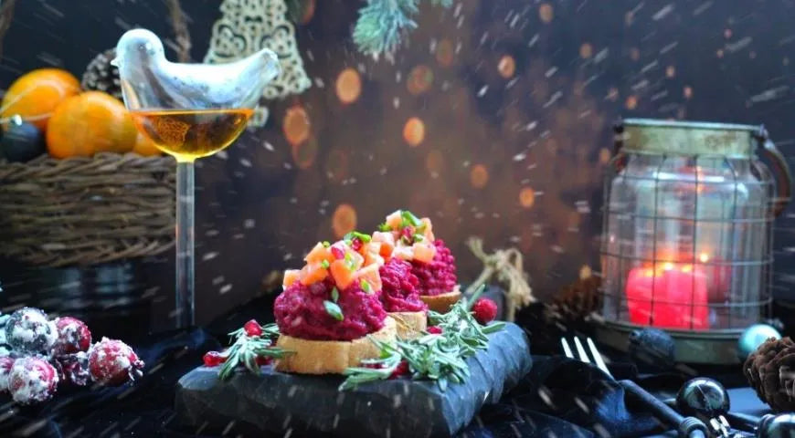 Bruschetta with Spiced Beetroot and Salmon - Walfosbrand.com