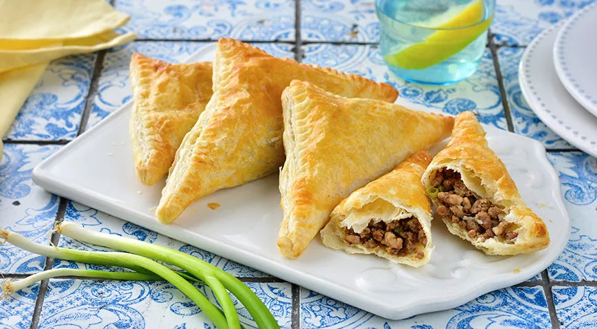Quick Puff Pastry Meat and Herb Pies - Walfosbrand.com