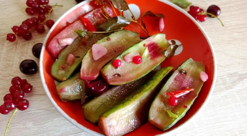 Lightly Salted Cucumbers with Dill and Berries (Malosolnye Ogurchiki) - Walfosbrand.com