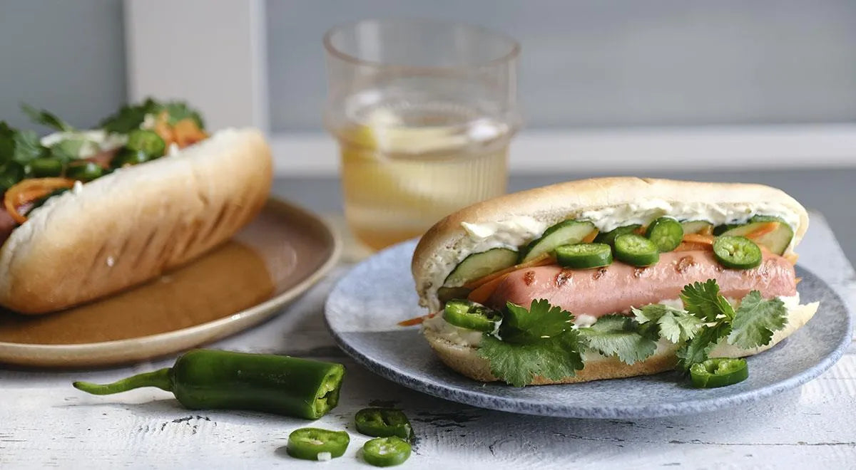 Gourmet Hot Dog with Sausage and Fresh Vegetables - Walfosbrand.com