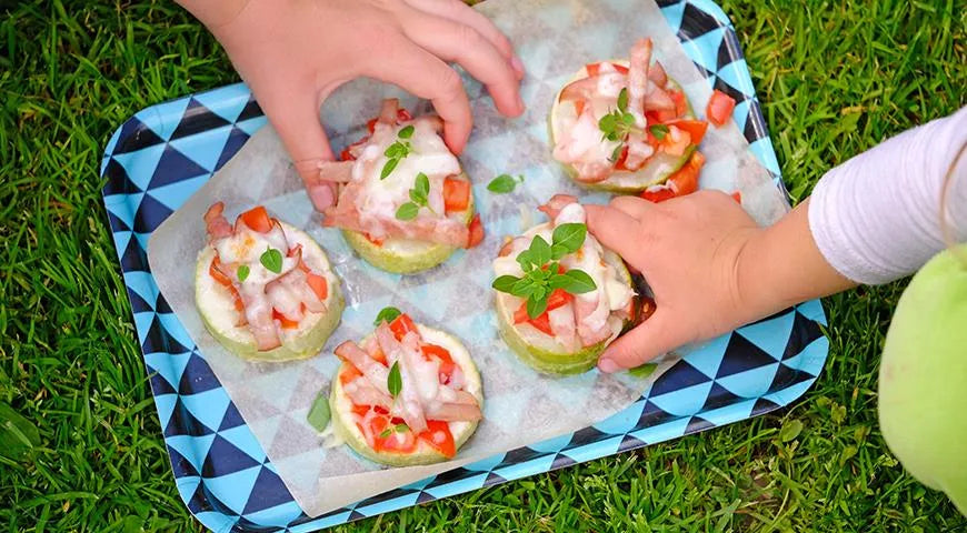 Zucchini Mini Pizzas: A Light and Flavorful Twist on the Classic - Walfosbrand.com