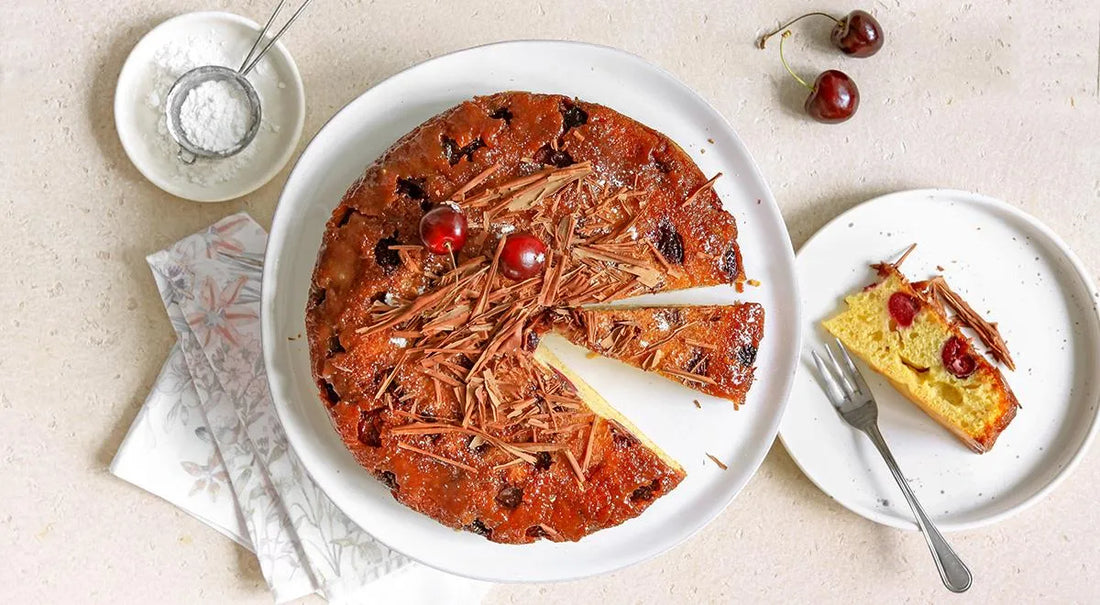 The Perfect Skillet Berry Cake: A No-Oven Dessert for Every Season - Walfosbrand.com