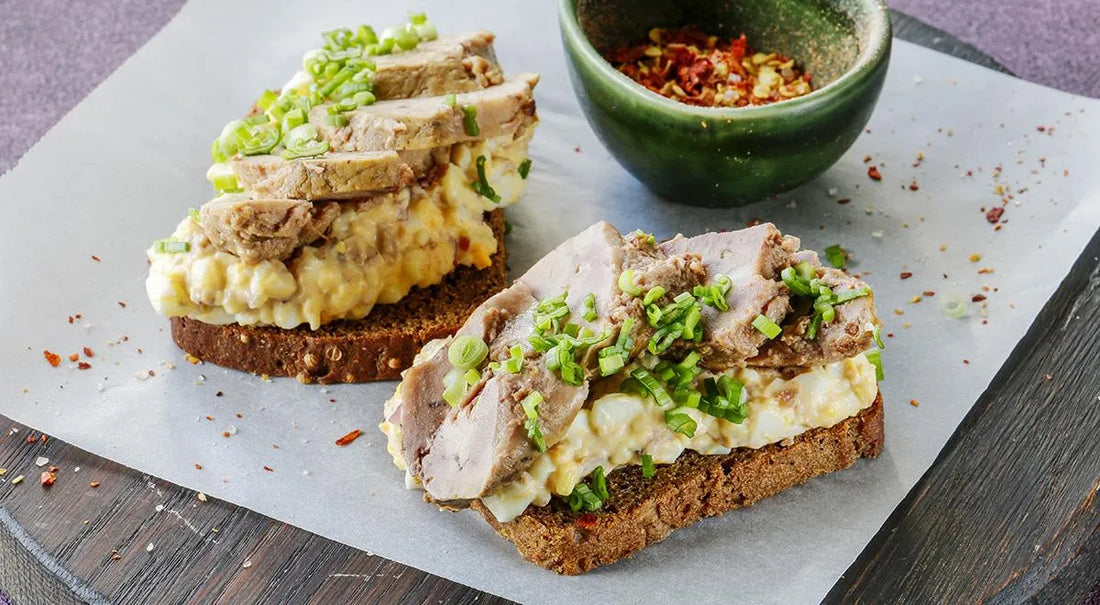 Cod Liver and Egg Open-Faced Sandwich (Buterbrod s pechenyu treski i yajcom) - Walfosbrand.com