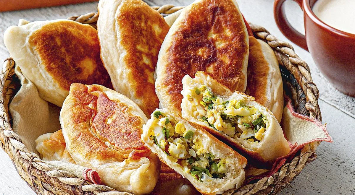 Fried Pies with Green Onions and Egg (Zharenye Pirozhki s Zelenym Lukom i Yaycom) - Walfosbrand.com