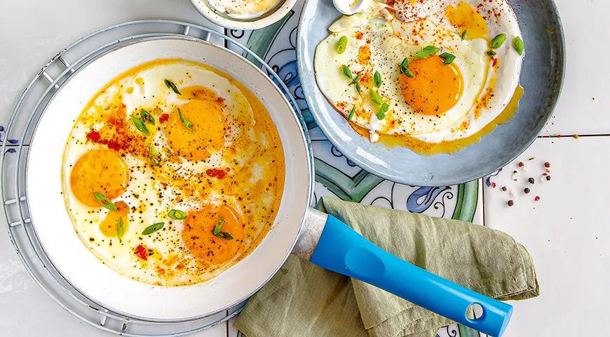 Fried Eggs with Yogurt and Herbs - Walfosbrand.com