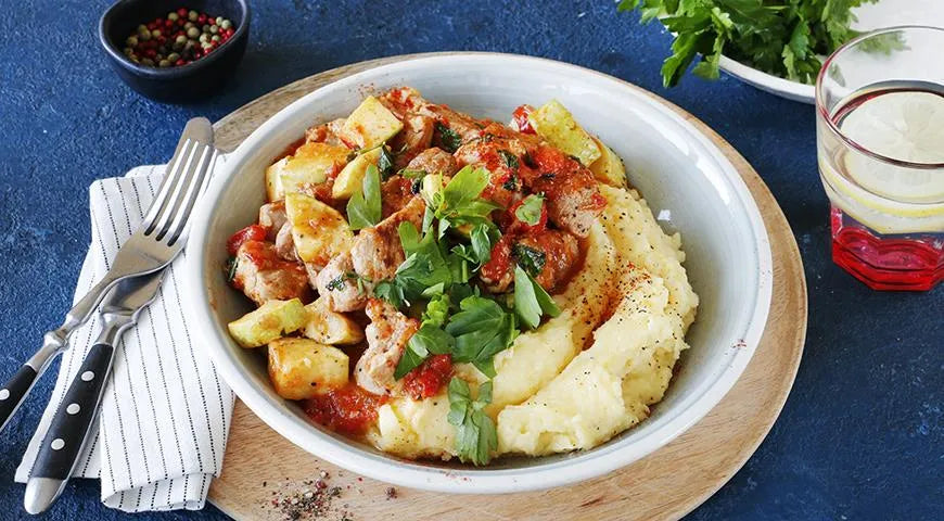 Skillet Pork and Zucchini with Tomatoes and Garlic - Walfosbrand.com