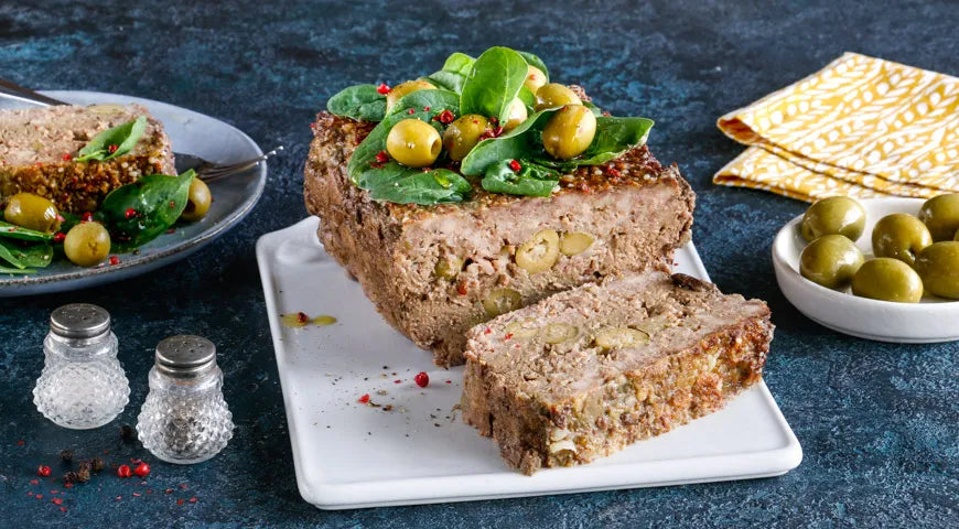 Meatloaf with Chicken Liver and Olives – A Savory Russian-Inspired Dish - Walfosbrand.com
