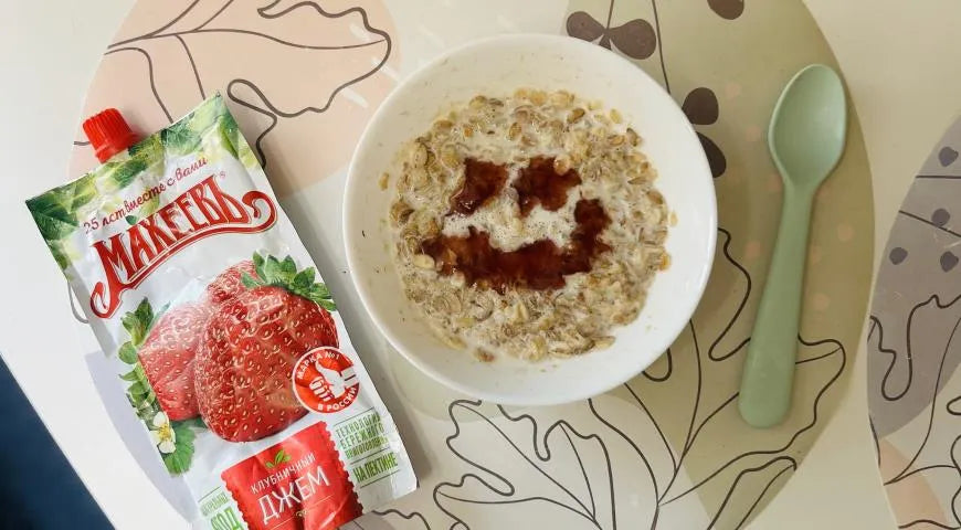 Multigrain Porridge with Strawberry Jam - Walfosbrand.com