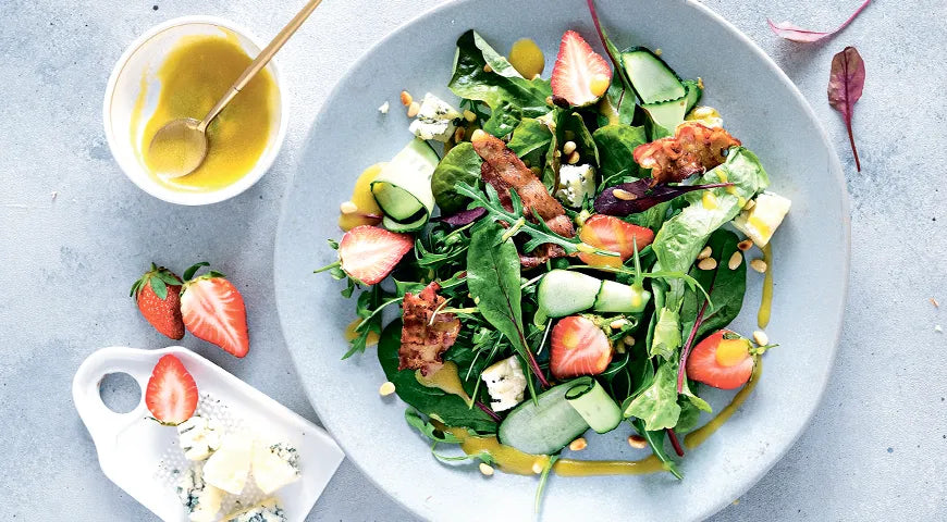 Strawberry, Bacon and Dorblu Salad - Walfosbrand.com