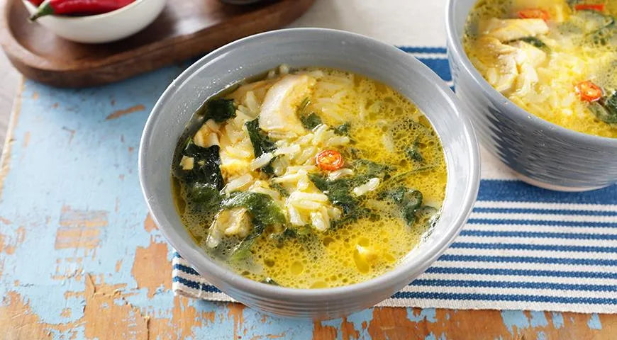 Creamy Chicken and Rice Cheese Soup with Spinach and Cheddar - Walfosbrand.com