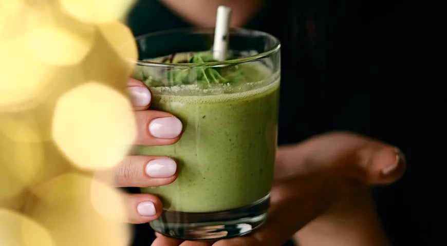 Avocado and Herb Smoothie: A Savory Summer Breakfast - Walfosbrand.com