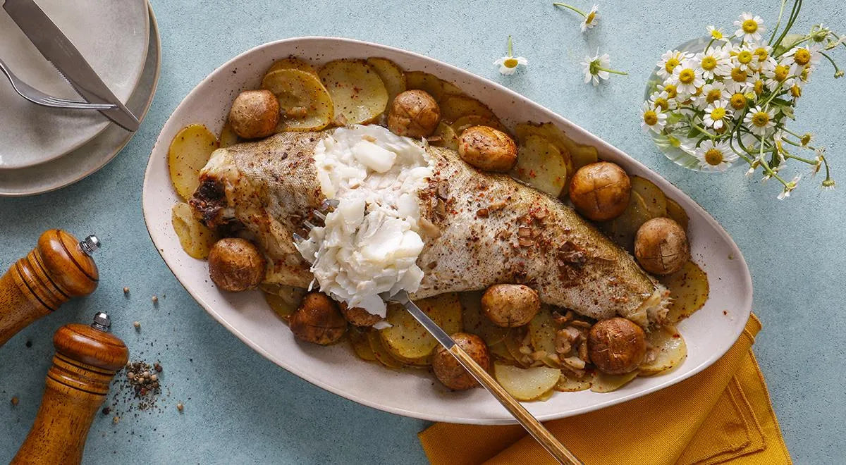 Baked Cod with Potatoes and Mushrooms in a Roasting Bag - Walfosbrand.com