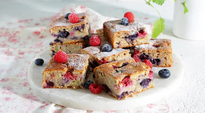 Yogurt Casserole with Apple and Berries - Walfosbrand.com