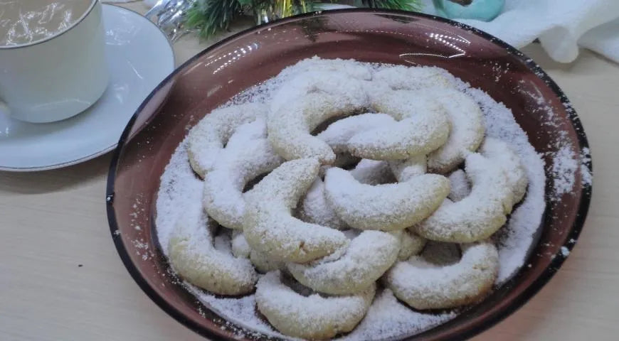 Almond-Vanilla Crescent Cookies (Mandalno-Vanilnye Rogaliki) - Walfosbrand.com