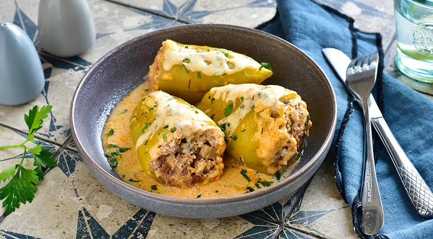 Stuffed Bell Peppers in a Creamy Tomato-Mushroom Sauce - Walfosbrand.com