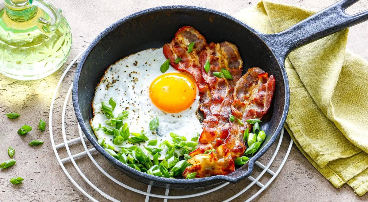 Fried Eggs with Bacon and Green Onions - Walfosbrand.com