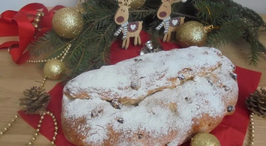 Christmas Stollen with Dried Cherries and Cranberries - Walfosbrand.com