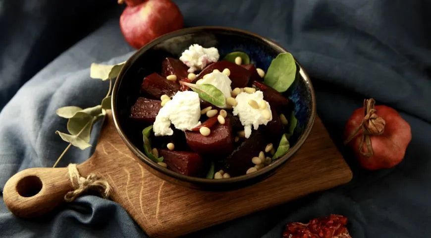 Roasted Beet Salad with Goat Cheese and Pomegranate - Walfosbrand.com