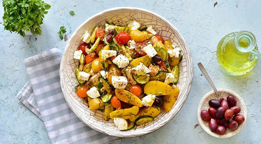 Greek Salad with Young Potatoes and Chicken - Walfosbrand.com