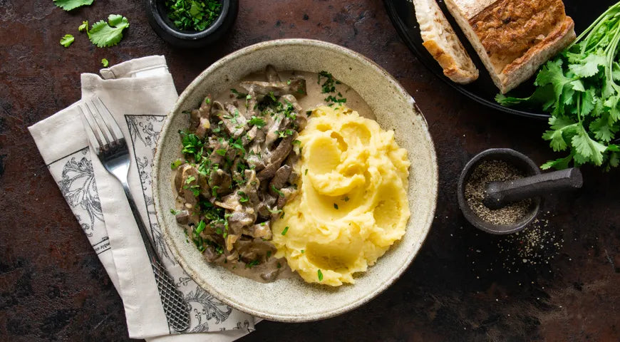 Tender Beef Liver in a Skillet with Sour Cream - Walfosbrand.com