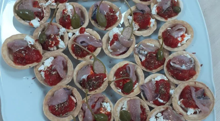 Roasted Sweet Pepper and Anchovy Tartlets with Cream Cheese - Walfosbrand.com