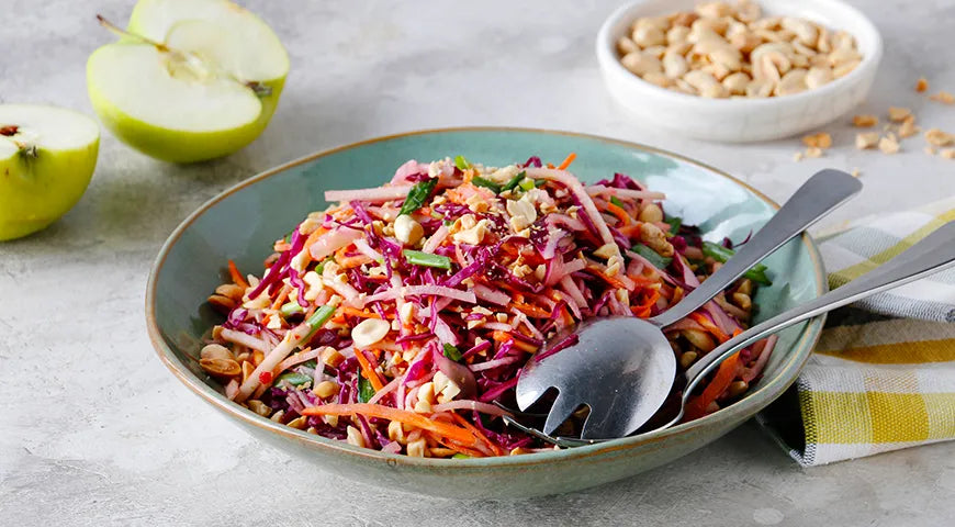 Red Cabbage Salad with Apples and Peanuts - Walfosbrand.com