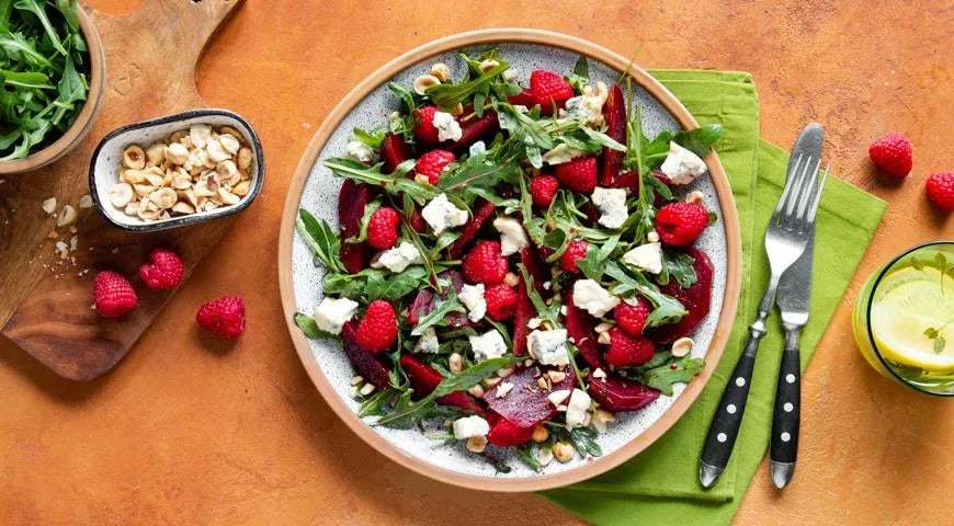 Young Beet Salad with Raspberries and Blue Cheese - Walfosbrand.com