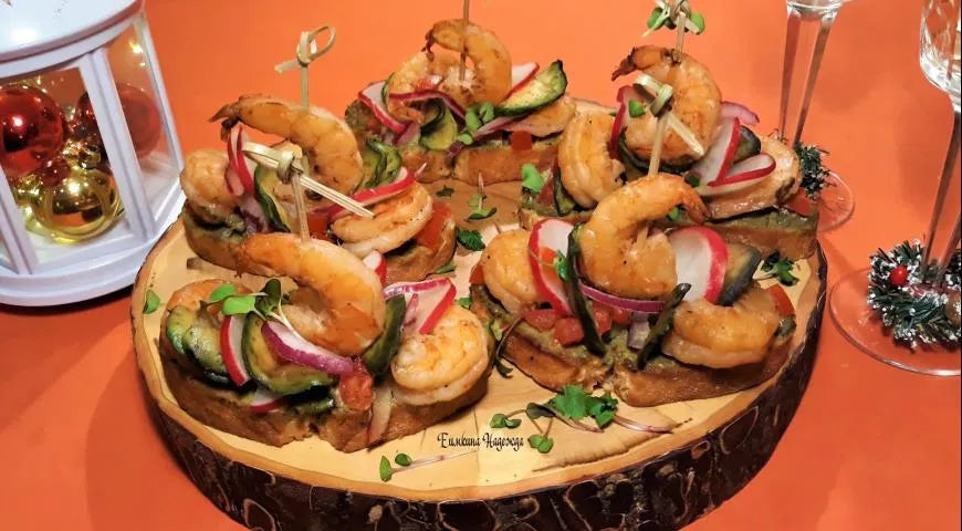 Crunchy Bruschetta with Shrimp and Avocado - Walfosbrand.com