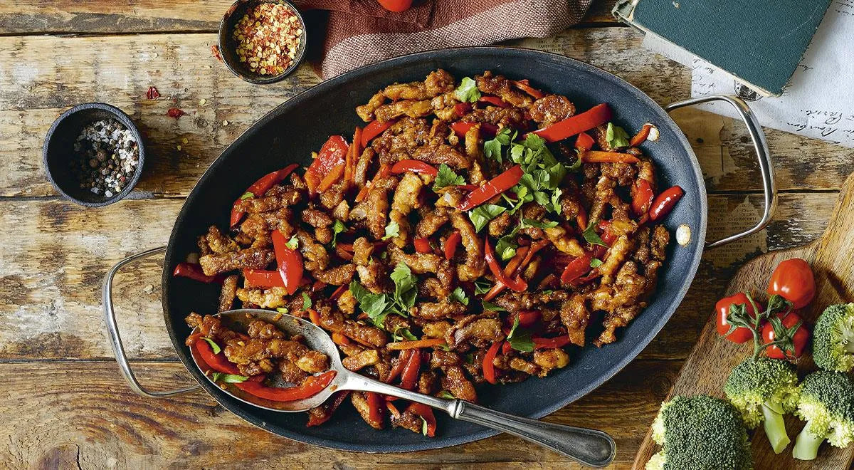 Korean-Style Meat with Bell Pepper and Carrot - Walfosbrand.com