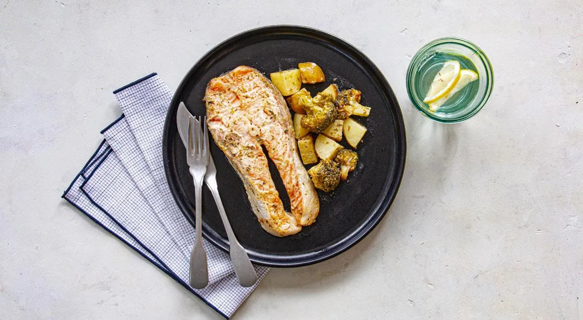 Trout Steaks in a Roasting Bag with Potatoes - Walfosbrand.com