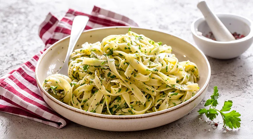 Tagliatelle Aglio e Olio: The Iconic Italian Pasta with Garlic and Oil - Walfosbrand.com