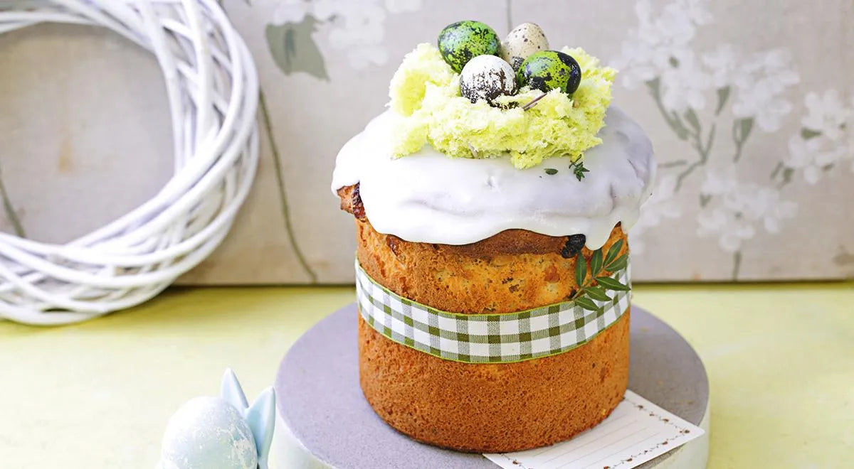 Easter Kulich with Raisins and Hazelnuts - Walfosbrand.com
