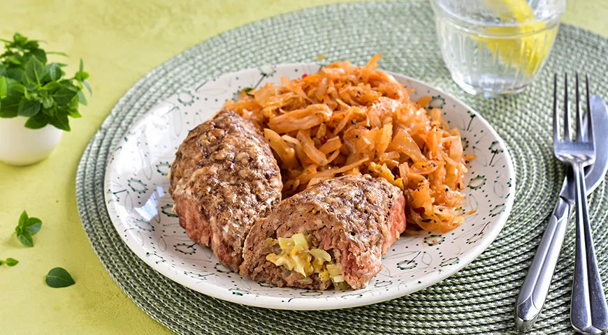 Baked Meat Zrazy with Egg (Lithuanian Stuffed Cutlets) - Walfosbrand.com
