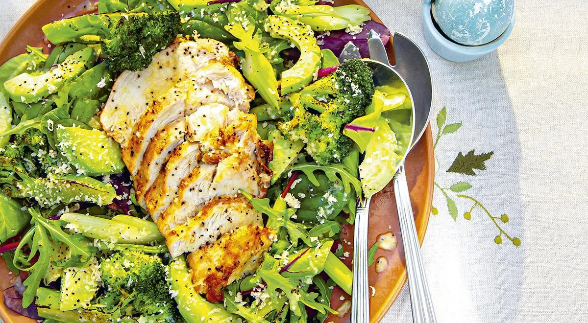 Green Salad with Chicken and Parmesan Dressing - Walfosbrand.com