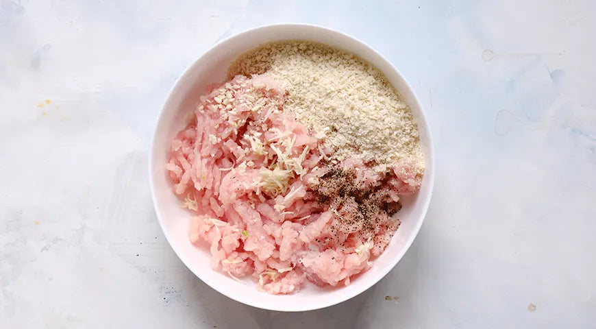 Oven-Baked Turkey Meatballs with Light Salad - Walfosbrand.com