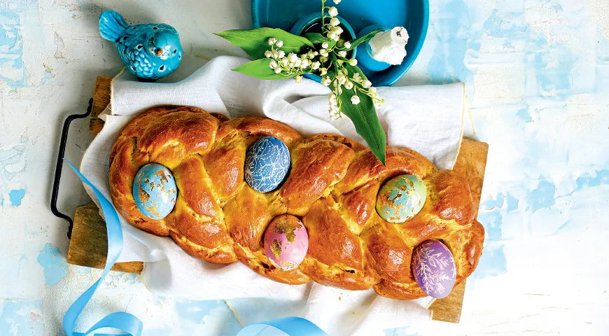 Braided Brioche with Dyed Easter Eggs - Walfosbrand.com