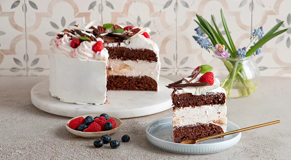 Chocolate Pecan Cake with Banana Cream Filling - Walfosbrand.com