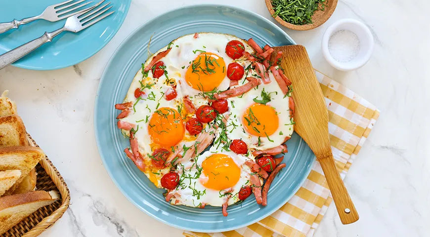 Eggs with Cherry Tomatoes and Sausage (Яичница с помидорами и колбасой) - Walfosbrand.com
