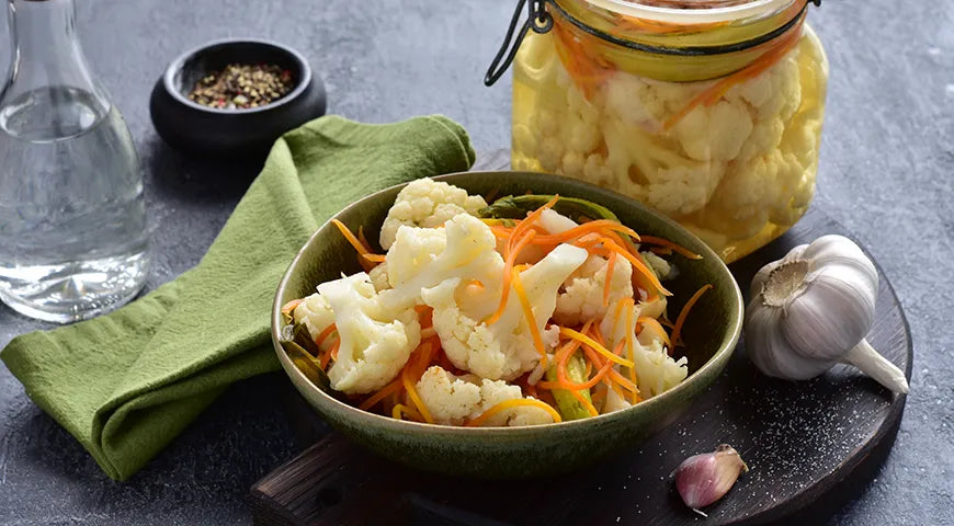 Spicy Korean-Style Pickled Cauliflower Salad with Carrots and Black Pepper - Walfosbrand.com