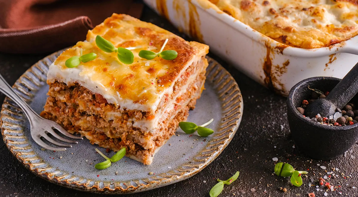 Puff Pastry Lasagna with Meat and Bechamel - Walfosbrand.com