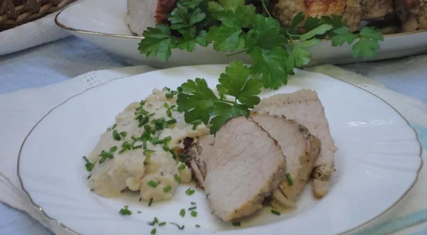 Pork Tenderloin Baked in the Oven with Velvety White Bean Purée - Walfosbrand.com